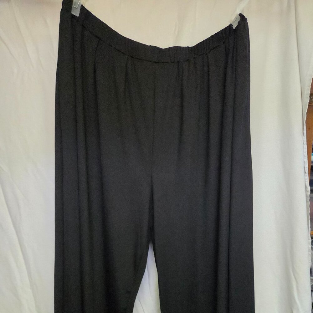 Wide legged black dress pants
